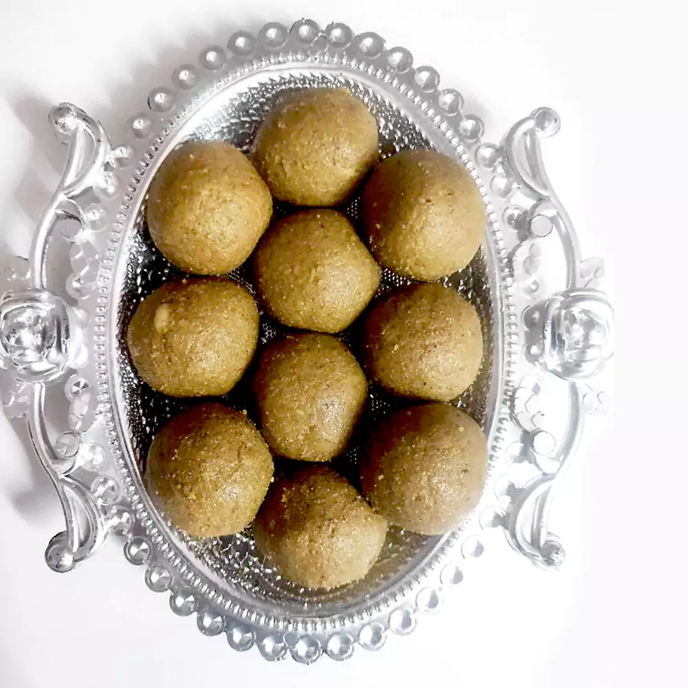 Govi's Organic Foods - Jaggery Bajra Gondh Laddu (Pearl Millet), 500 g-1.webp